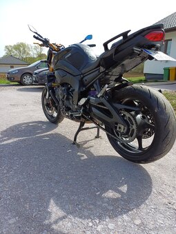 Yamaha FZ8 - 4