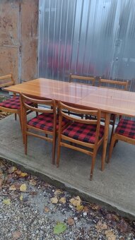 Predám veľký roztahovaci stôl a 6 x stoličky. - 4