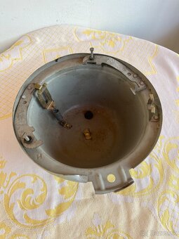 Hrniec svetlometu - 4