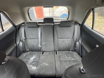 Toyota auris 2010 - 4