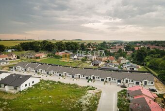 2 stavebné pozemky 614 m2 v novo-vybudovanej lokalite Hlboké - 4