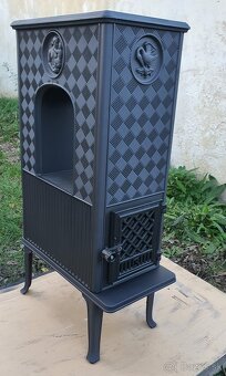 Liatinové kachle Jotul F 606 čierný lak - 4