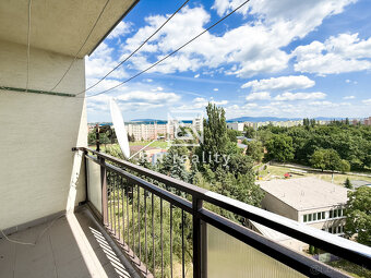 Na predaj 4 izbový byt s loggiou, 82 m2, Terasa - 4