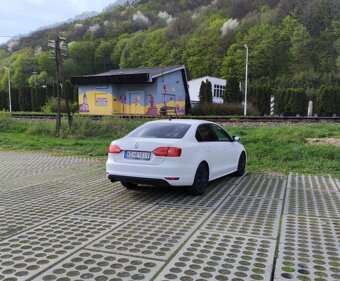 Vw Jetta 2013 - 4