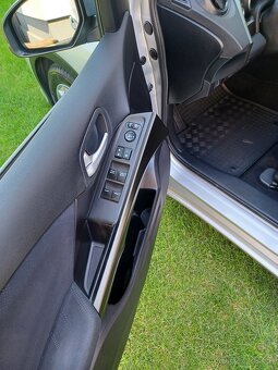 Predám Honda Civic 1.4i-VTEC 9.gen. - 4