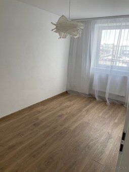 Štýlový 2-izbový byt - skvelá lokalita, nízke náklady - 4