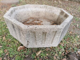 Kamenny kvetinač - 4