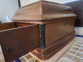 Predám starožitný gramofón. - 4