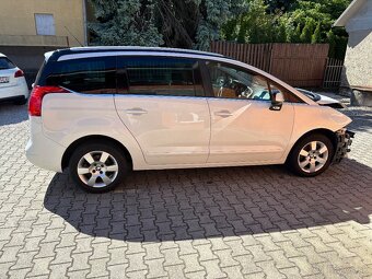 Peugeot 5008 - 4