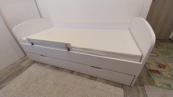 Rozkladacia posteľ s matracmi - 4