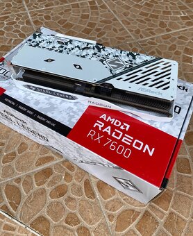 Predám Graficku kartu Radeon RX7600 8GB - 4
