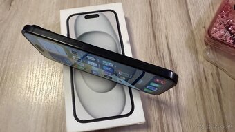 Vymenim iPhone 15 Black 128gh v zaruke bateria 96% - 4