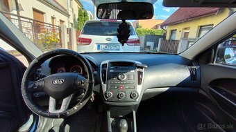 KIA Ceed 1,4 benzin, r. 2011 - 4