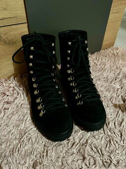 Prettylittlething clenkove jesenne stylove cizmy - 4