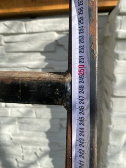 Pevny ocelovy 3m rebrik - 4