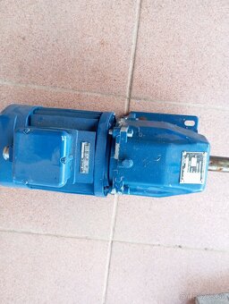 Predám motor s prevodovkou - 4