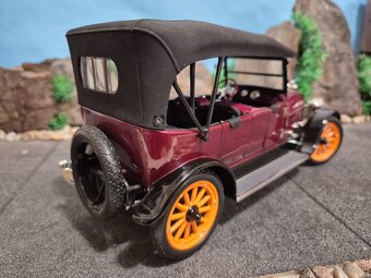 Prodám model 1:18 Reo touring 1917 - 4