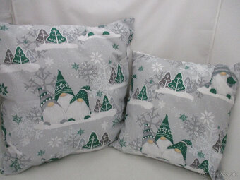 Vianočná obliečka so škriatkom,v zelenom,dve veľkosti - 4