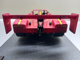 FERRARI 333 SP MOMO HOTWHEELS 1:18 č.2 - 4