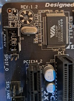 Gigabyte GA-990FXA-UD3 + FX-8320 + Mugen 3 + 16 GB HyperX - 4