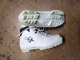 Lyžiarska béžková obuv. - 4