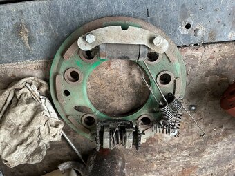 Predám nový brzdový štít - 4