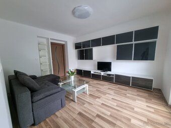 Na prenájom 2 izbový byt v centre Galanty - 4