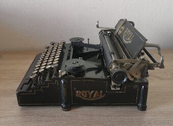 Starožitný písací stroj ROYAL 5 z roku 1912 - 4