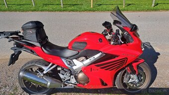 Honda VFR 800 F, posledny model 2014-2021,kup SR, minimum km - 4