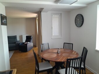 Veĺký 2i byt s loggiou centrum Bytča - 4