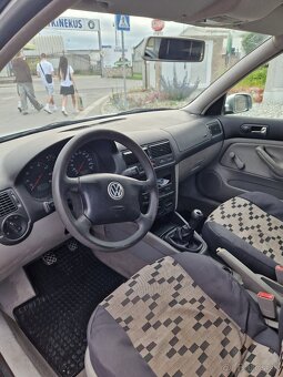 Golf 4 rok 2001 - 4