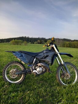 Yamaha yz125 - 4