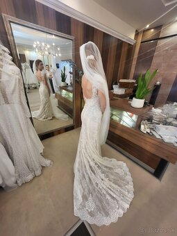 Čipkované svadobné šaty Pronovias - 4