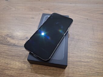 Apple iPhone 13 Pro 256GB Graphite - 4