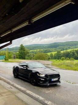 Ford Mustang - 4