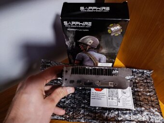 Predám RADEON SAPPHIRE HD 7850 2GB - 4