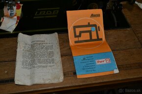 Šijací stroj Lada - Ponořovací 77-11a, rok 1938 + DOKLADY - 4