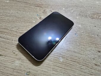 Iphone 14 PRO plnefunkcny v super stave ma len jemne znamky - 4