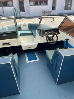 Motorový čln Glastron SSV 189 - 4