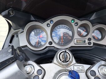 Kawasaki zzr1200 - 4