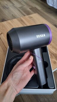Skladací sušič vlasov značky Tesla. - 4