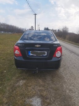 Chevrolet Aveo - 4
