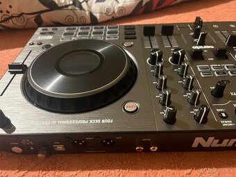 Numark NS4FX - 4