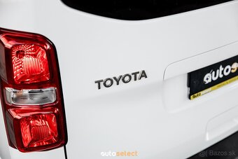 Prenajom 9 miestneho vozidla Toyota automat - 4