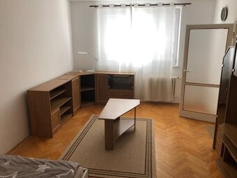 Prenájom slušného 1 izb. bytu na Rumančekovej ul. v Bratisla - 4