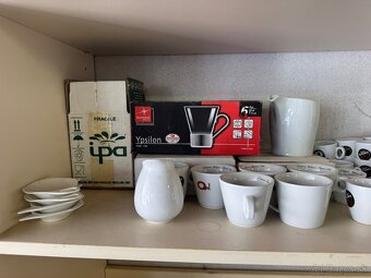 Hrnčeky, šálky, podšálky a taniere – 1,50 €/kus - 4