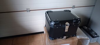 Predám hliníkový top case kufor55.L. na BMW KTM Honda - 4