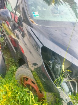 Predám náhradné diely na Peugeot 207 rok 2009 - 4