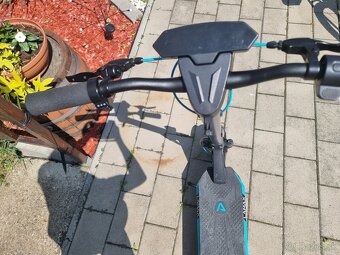 Elektricka kolobezka lamax eracer sc50 - 4