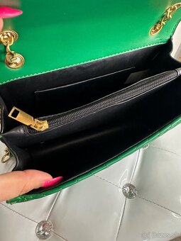 guess kabelka zelena crossbody - 4
